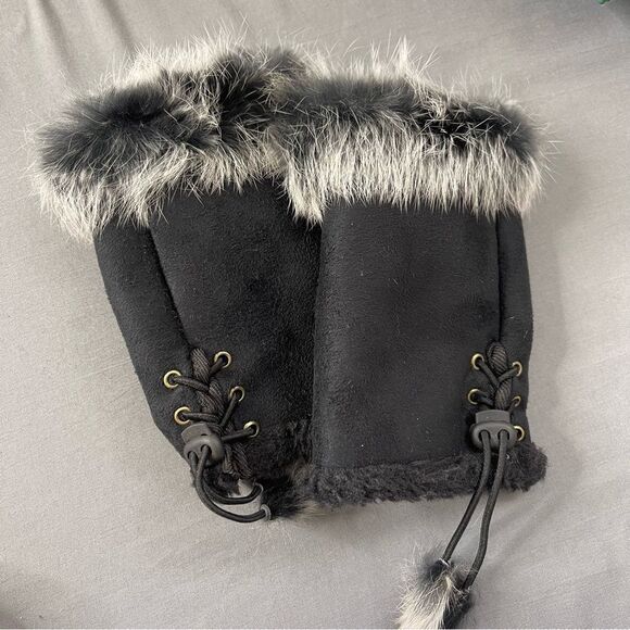 Open Finger Wrist Warm Gloves Black Pom Pom Winter One Size - Picture 5 of 5